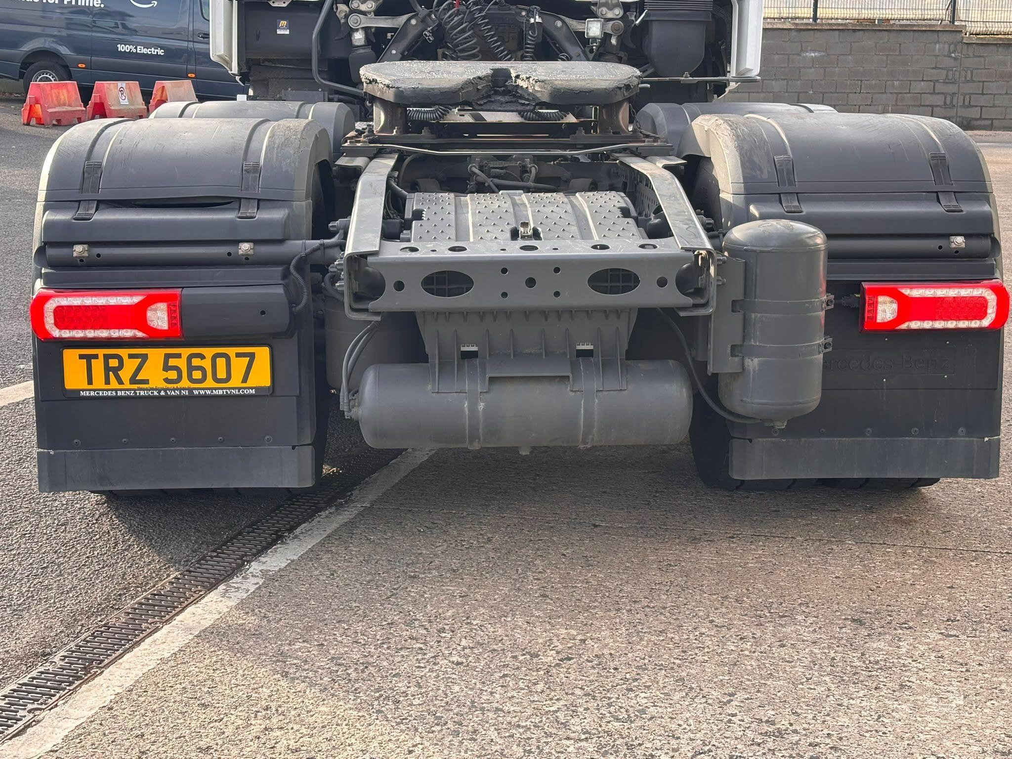 2023 MERCEDES Actros L - vehicle photo 9 for sale on PureCar