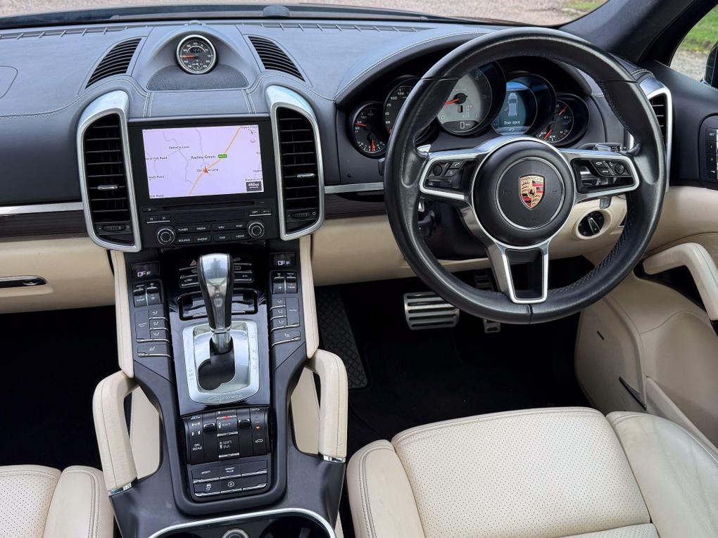 Used Porsche Cayenne W121GHT 8