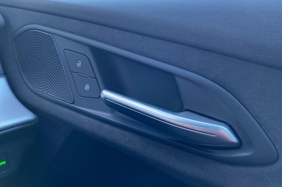 Audi Q3 Photo at-eb17c58a7a2e48d1a9ffc54515ecc7a0.jpg