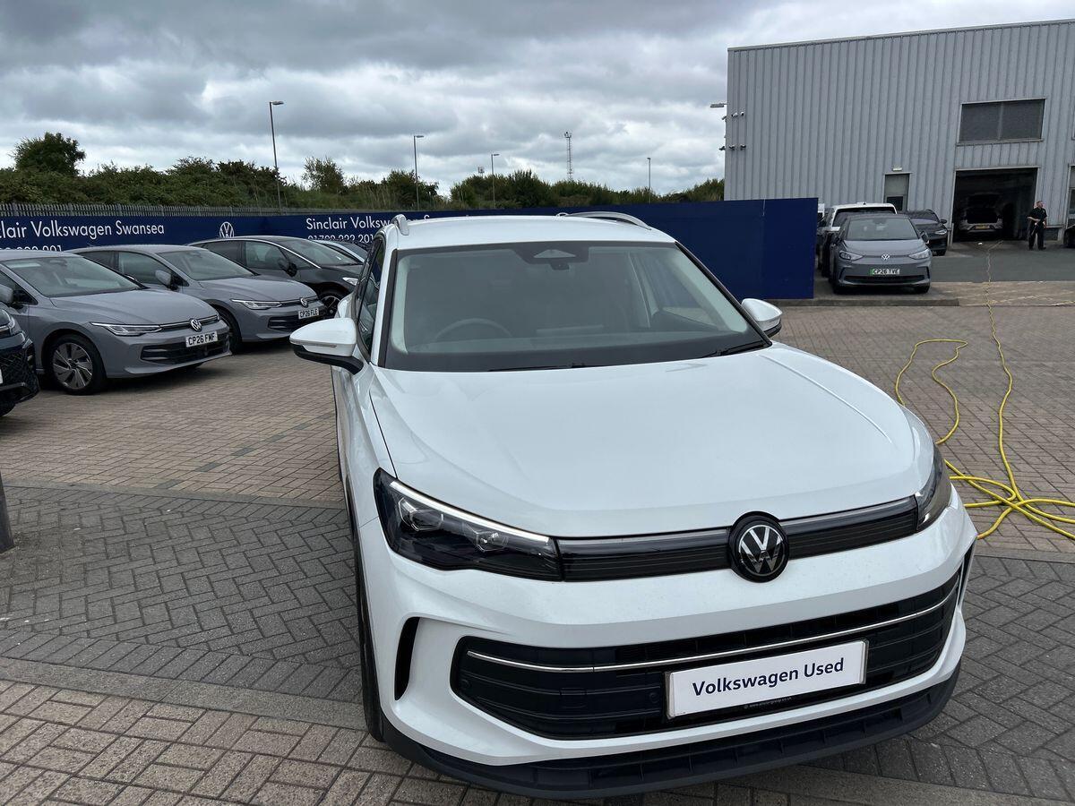 Volkswagen Tiguan Photo at-eb21a2c2a0a8475bbdb977bbc806605b.jpg