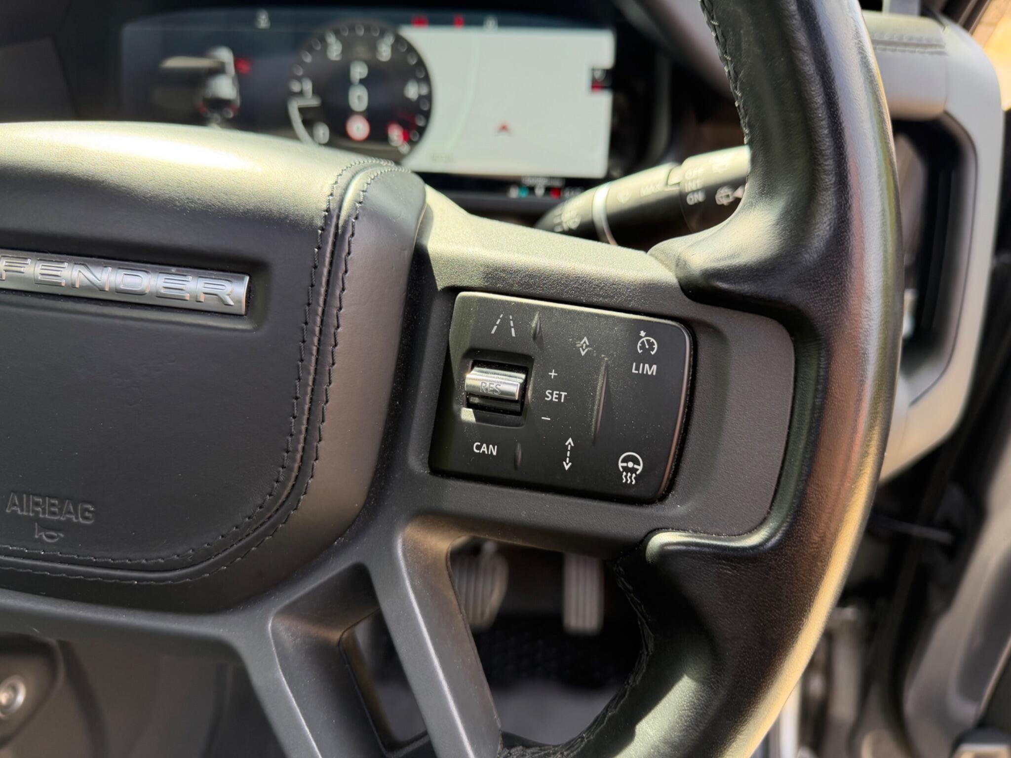 Land Rover Defender 110 3.0 D250 MHEV X-Dynamic HSE SUV 5dr Diesel Auto 4WD Euro 6 (s/s) (250 ps) — photo 7