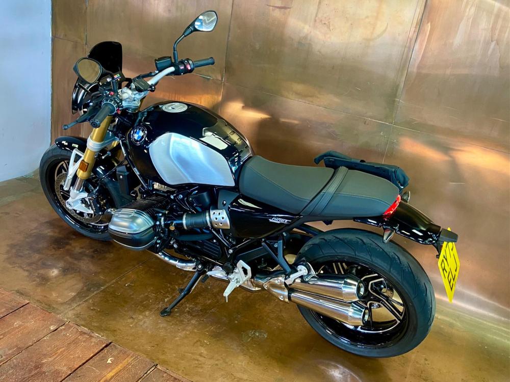 BMW R 12 nineT Photo at-eb2f4ea25c3d44009d54a9b884303f85.jpg