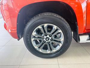 Mitsubishi L200 Photo 12