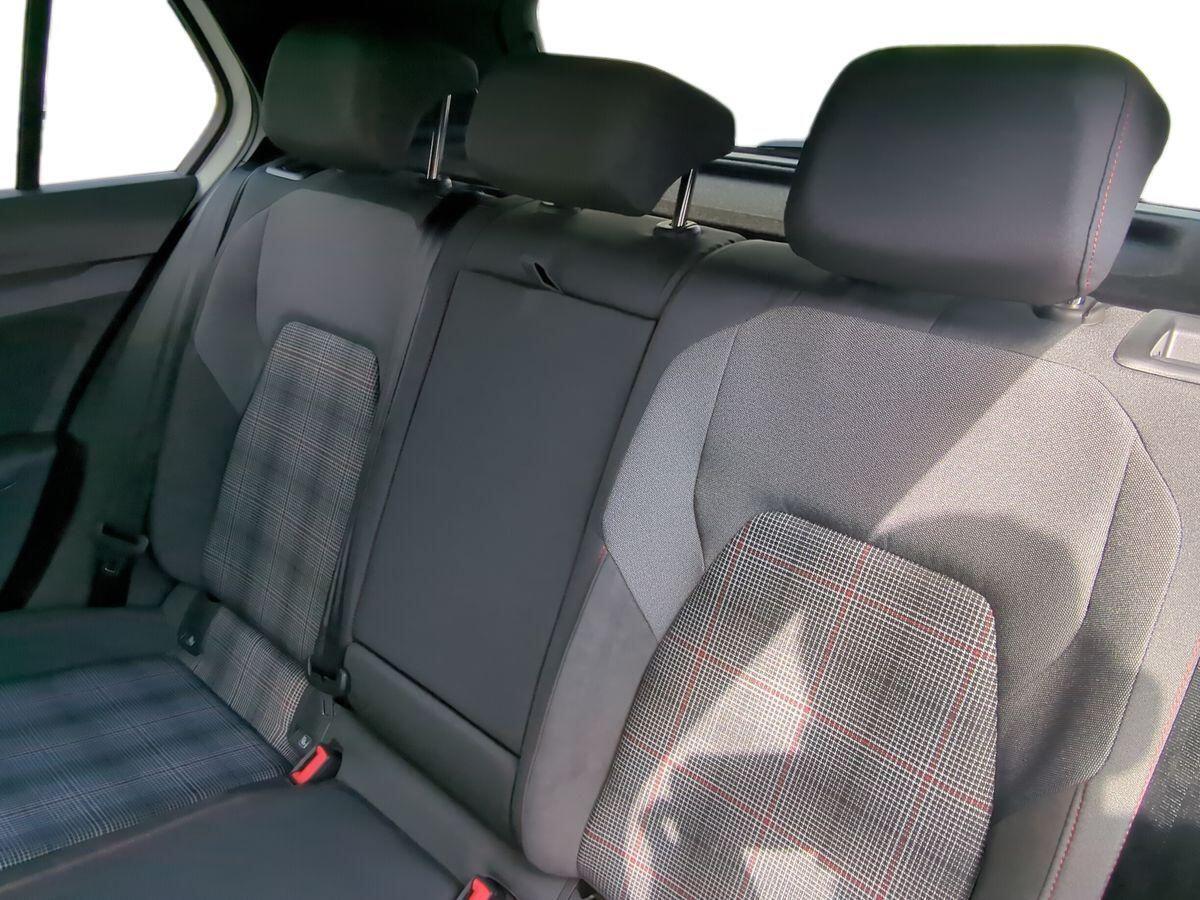 Volkswagen Golf Photo at-eb7316029a64476583bd965b7f6ec283.jpg