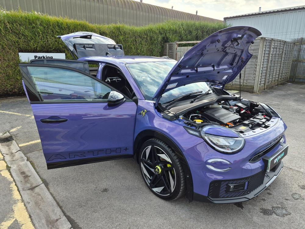 Abarth 600e Photo at-eb8aa2b2eed04ac9bdfbf0b3f27b941a.jpg