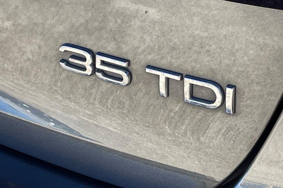 Audi A4 Avant Photo at-eba04a1a00184178998c007b79371f5a.jpg