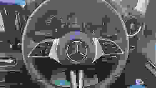 Mercedes-Benz Vito Photo at-ebdae7fb59564a3481d7360c350197e2.jpg