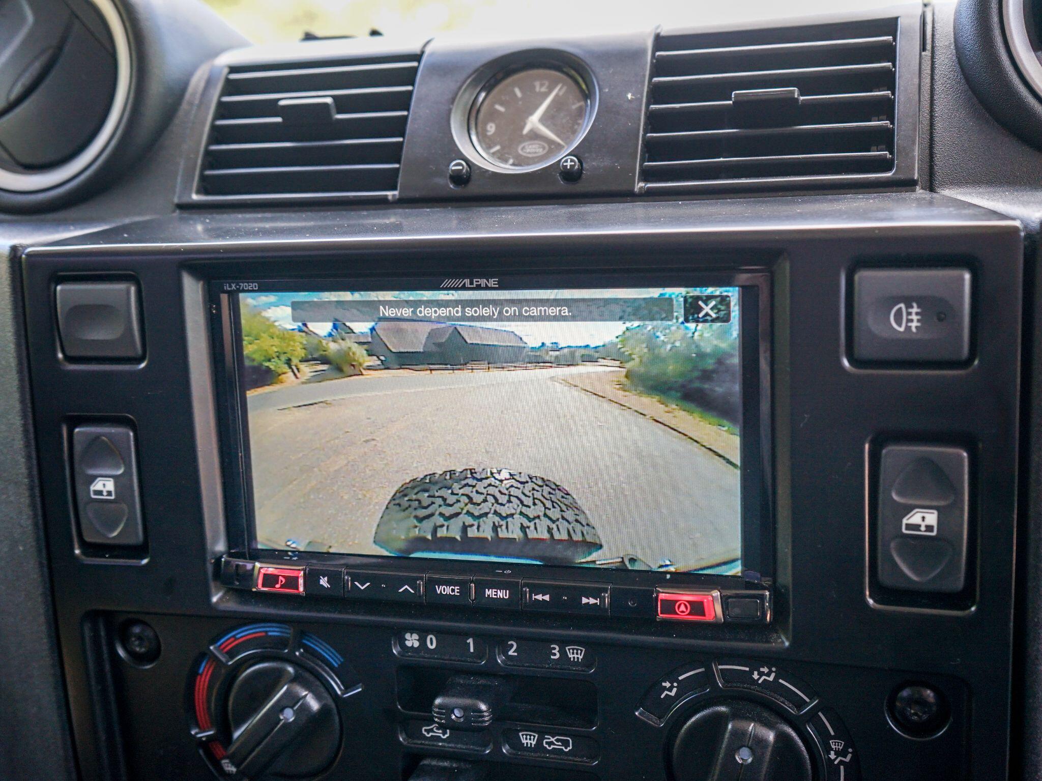 Land Rover Defender 110 2.2 TDCi XS Utility Wagon Double Cab 5dr Diesel Manual 4WD MWB Euro 5 (122 ps) — photo 34