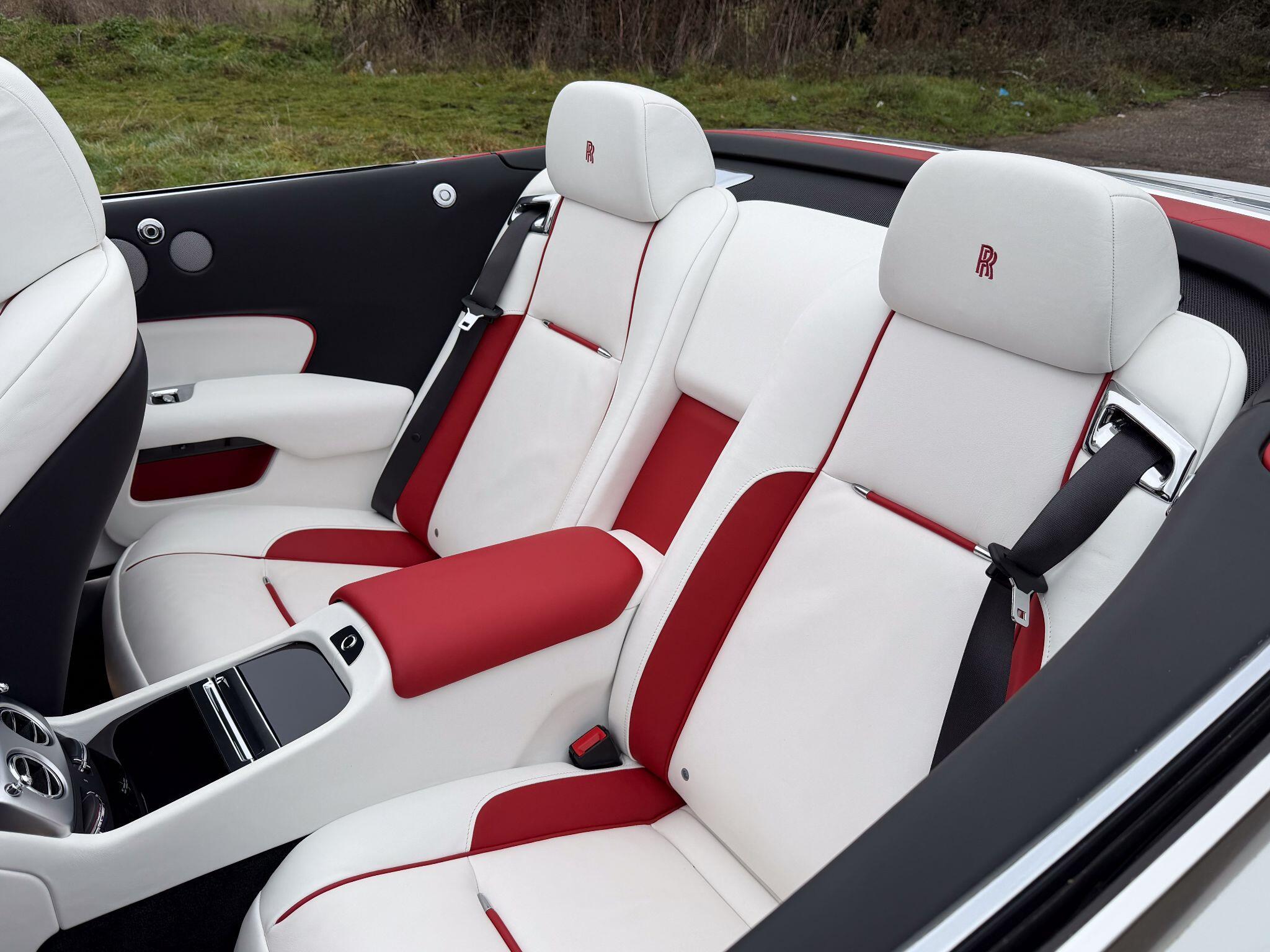 Rolls-Royce Dawn 6.6 V12 Convertible 2dr Petrol Auto Euro 6 (563 bhp) — photo 14