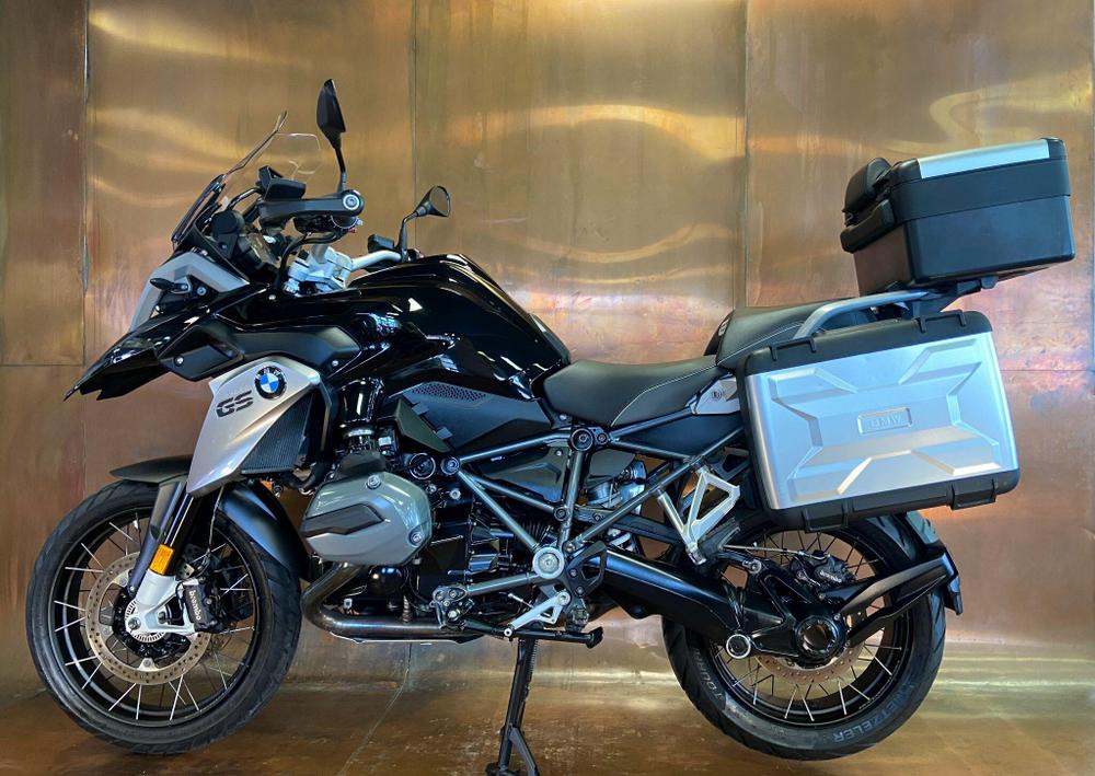 BMW R 1200 GS Photo at-ec2d70451b1647cfb60318e4e5a95eb4.jpg
