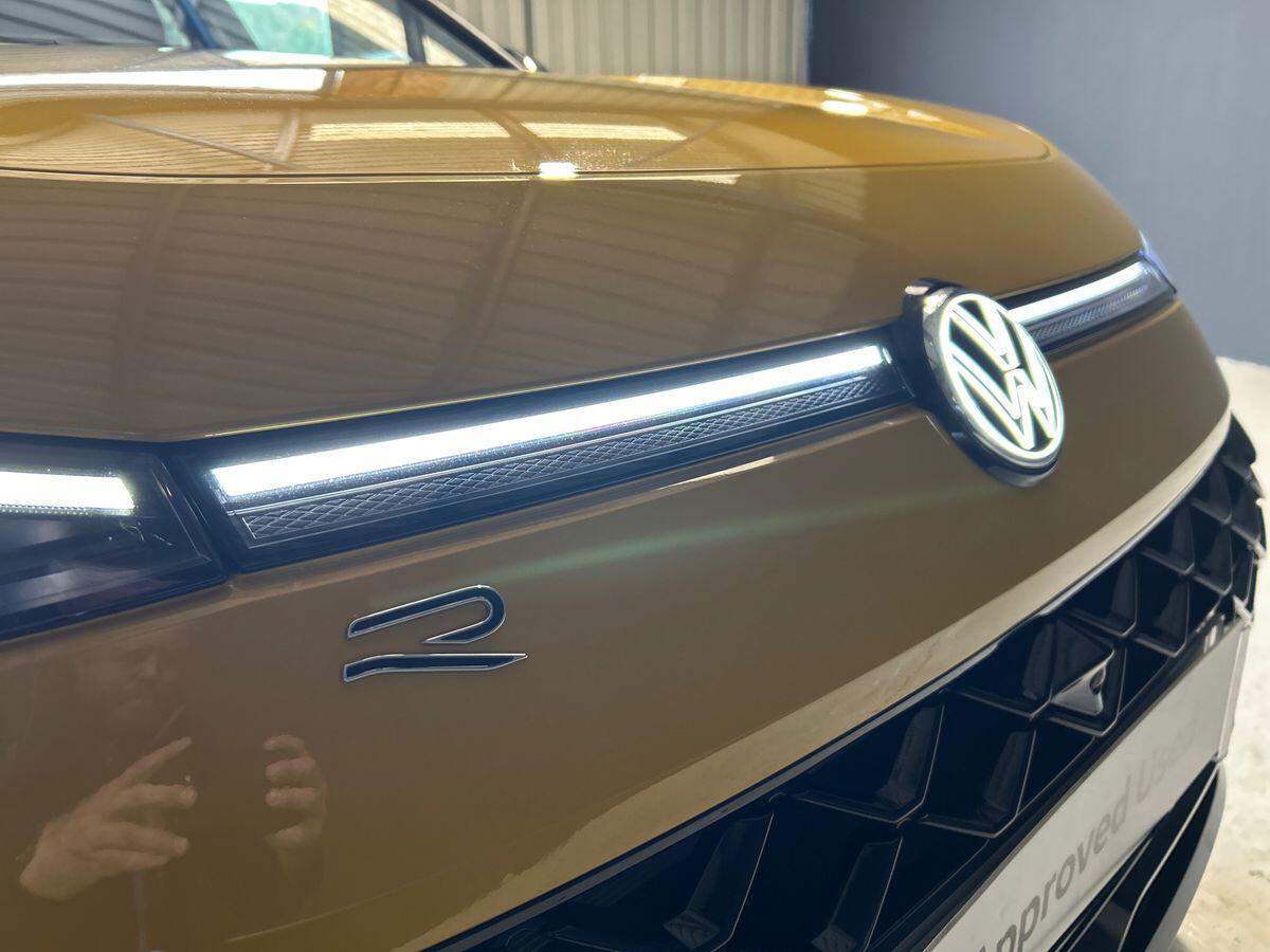 Volkswagen T-Roc Photo at-ec2e91f33b404b63a4618364a2fc36fb.jpg