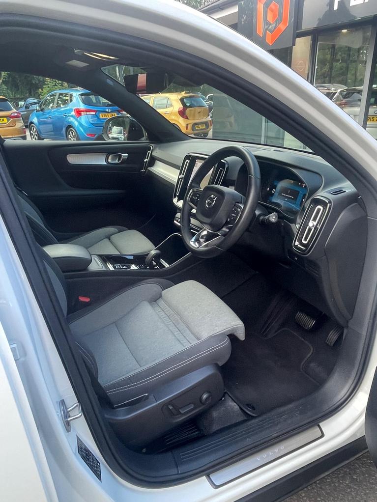 Used Volvo XC40 BJ73VMH 11