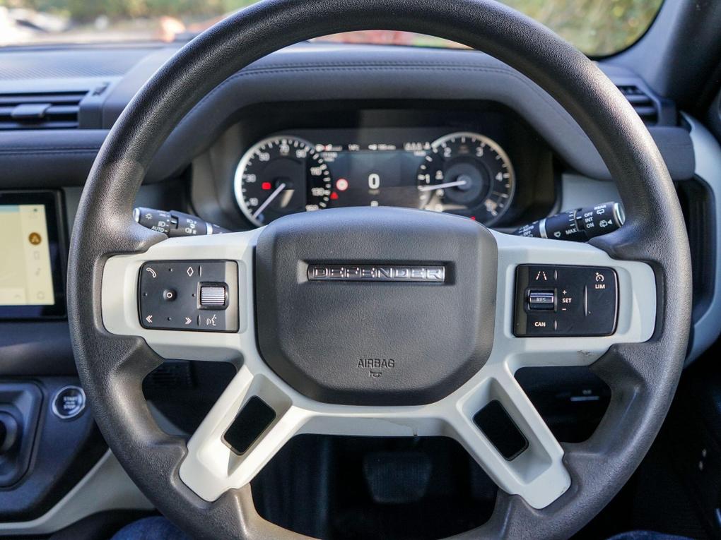 Used Land Rover Defender 90 AV23YSC 7