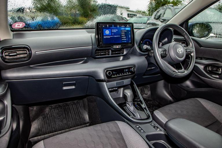 Used Toyota Yaris WM25GHK 6