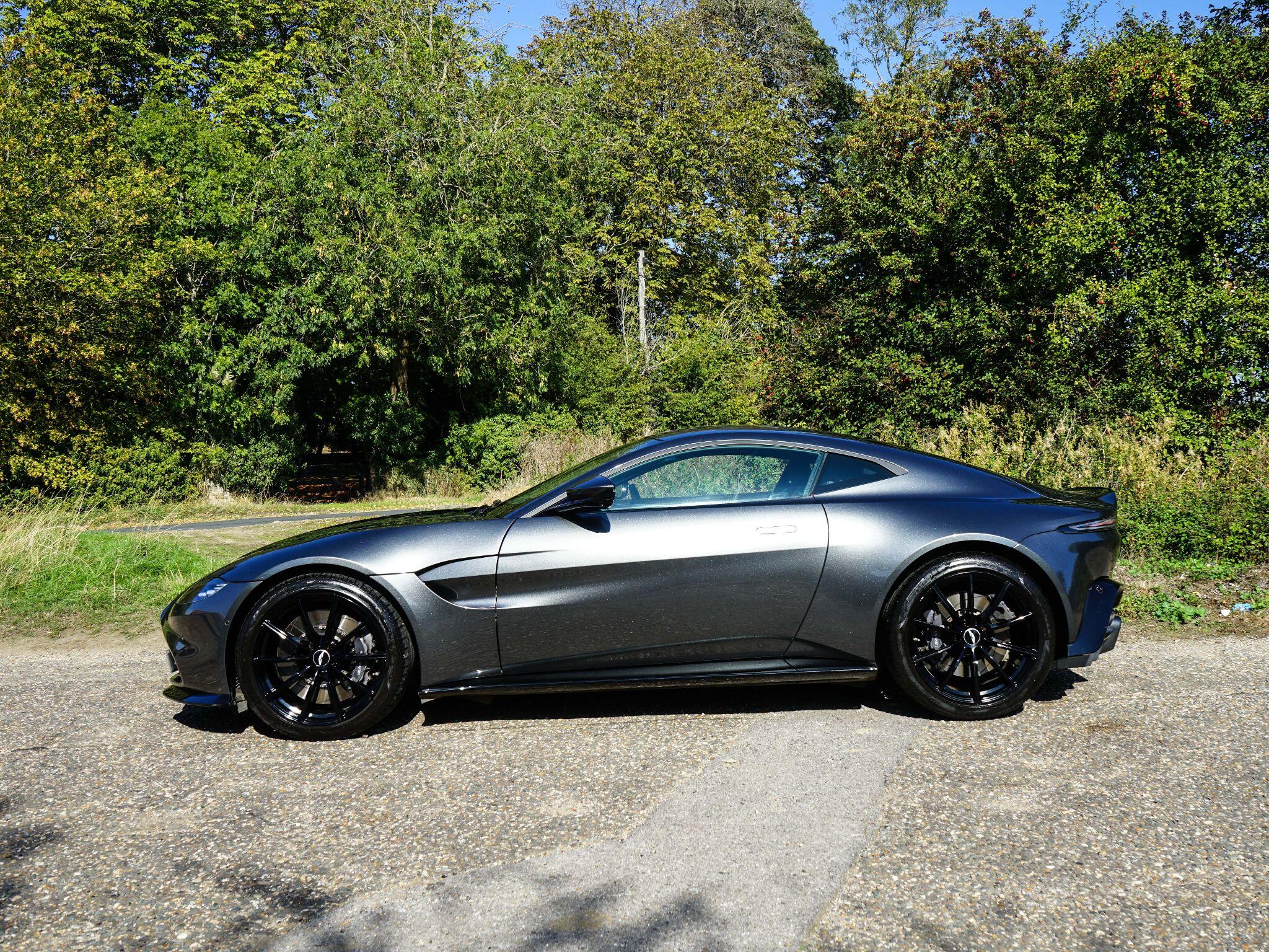 Aston Martin Vantage 4.0 V8 Auto Euro 6 2dr — photo 2