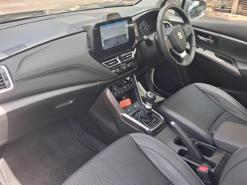 Suzuki S-Cross Photo at-ec8828fdff78418ca6ee0193ab5a5e7f.jpg
