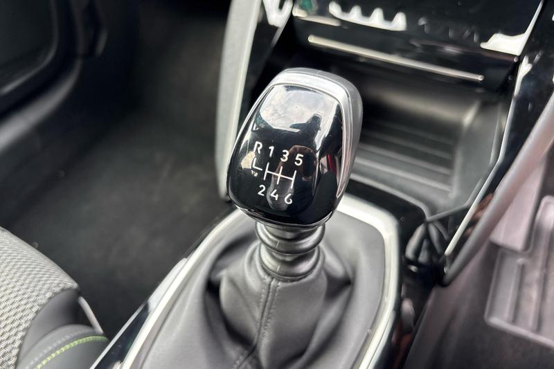 Used Peugeot 208 NV24HDO 39