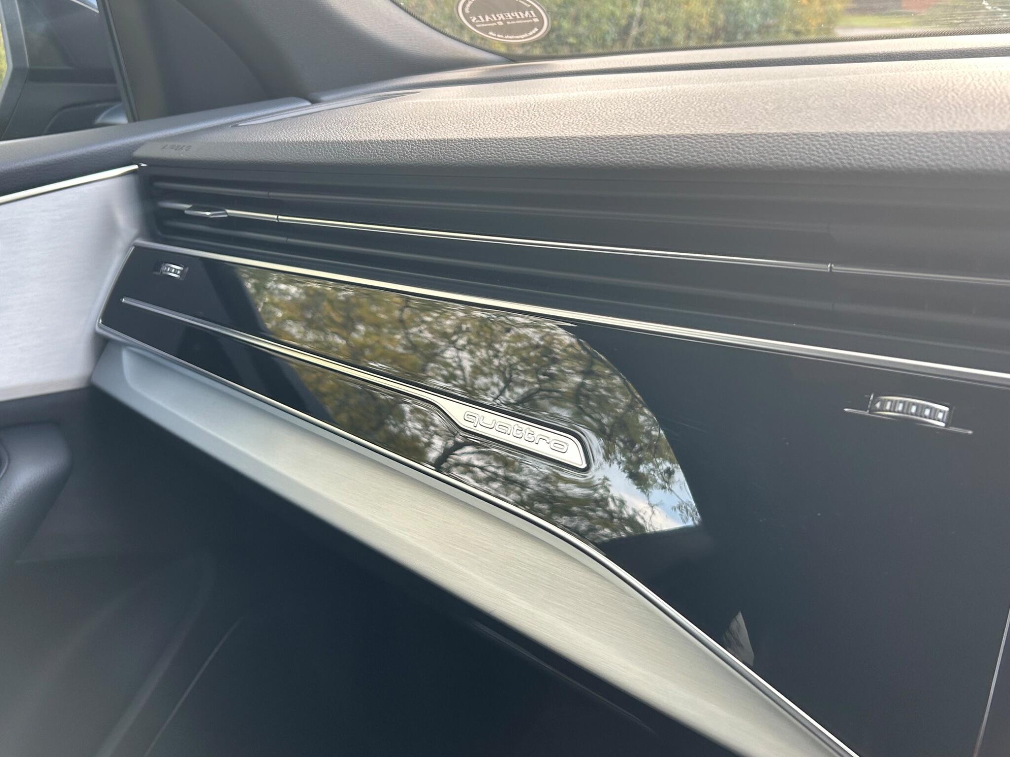 Audi Q8 3.0 TDI V6 50 S line Tiptronic quattro Euro 6 (s/s) 5dr — photo 13