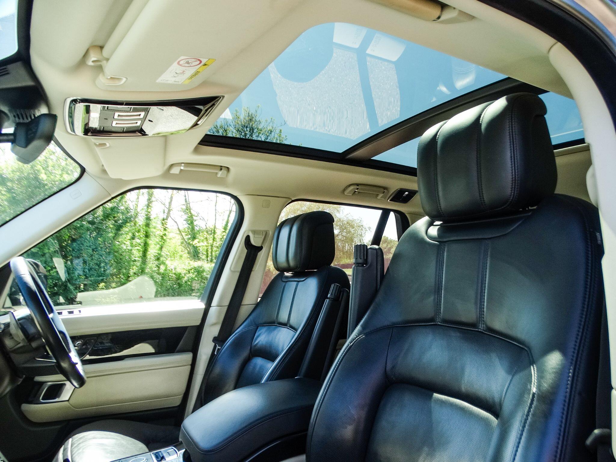 Land Rover Range Rover 3.0 SD V6 Vogue SE SUV 5dr Diesel Auto 4WD Euro 6 (s/s) (275 ps) — photo 12