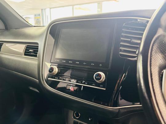 Mitsubishi Outlander Photo at-ed73c6ceb3dc4eeeb49eed6ea43711f3.jpg