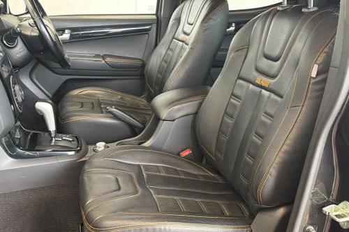 Isuzu D-MAX Photo at-ed8a2e186c52460aba7be082f6ce2fb9.jpg