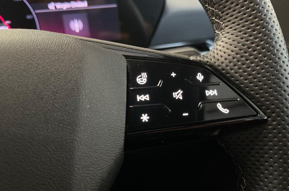 Audi Q6 Photo at-ed96ba2ac3424915ba890a0919b0c1d4.jpg