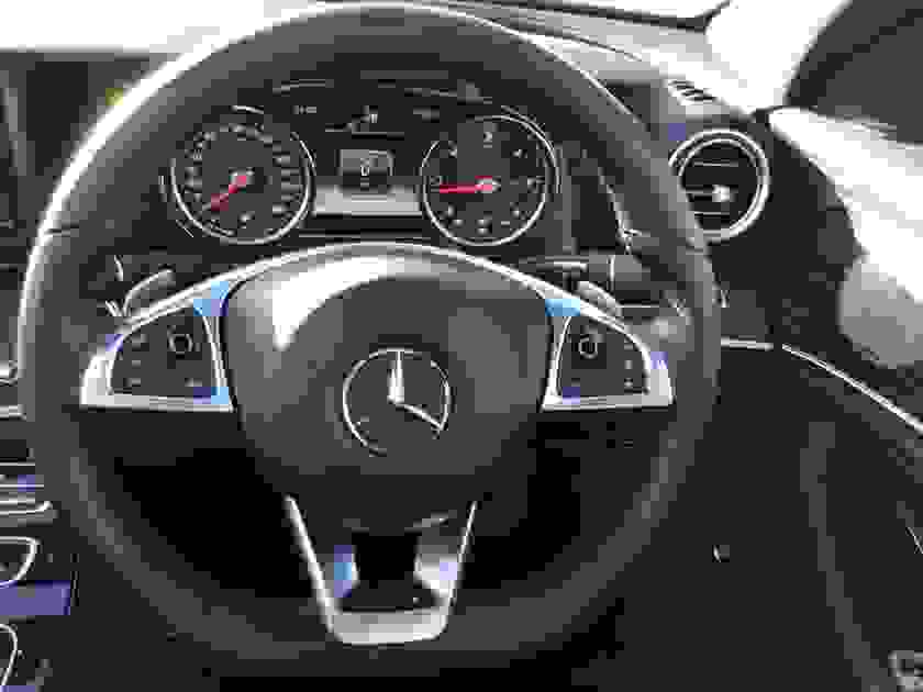 Mercedes-Benz E Class Photo at-edcb353b6e6e456983c3958fee77b116.jpg