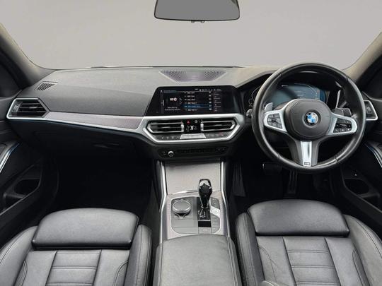 BMW 3 Series Photo at-edf416d953f3406397d66dd9c385076d.jpg