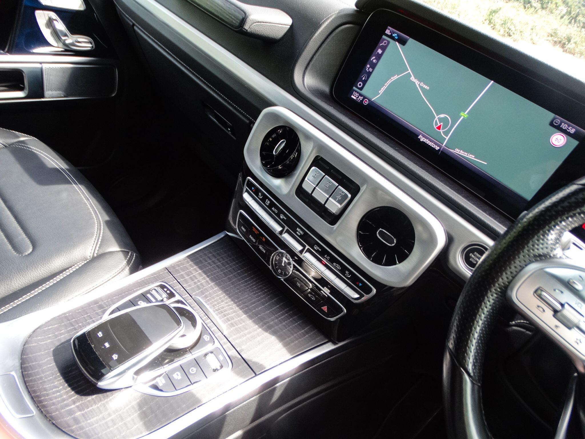 Mercedes-Benz G Class 2.9 G400d AMG Line (Premium) G-Tronic 4MATIC Euro 6 (s/s) 5dr — photo 6