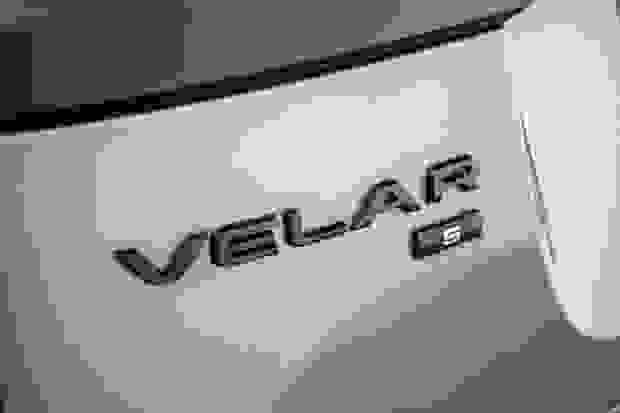 Land Rover RANGE ROVER VELAR Photo at-ee1010d2ff784378a97402536638862e.jpg
