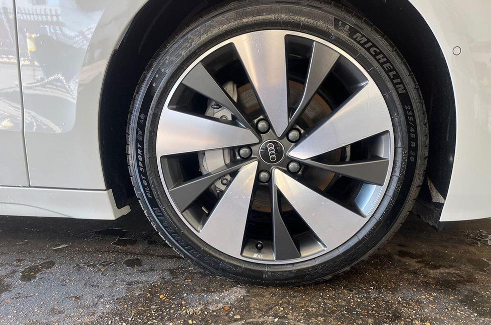 Audi A6 Photo at-ee16f3b701af427792d4dac3b15ed305.jpg