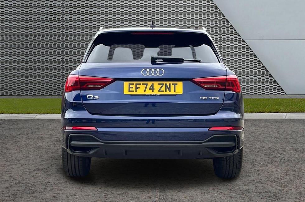 Audi Q3 Photo at-ee74424006ad4a86b6114388347636c4.jpg