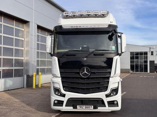 Mercedes-Benz Actros L Photo at-ee80f31bca82492498ec7bcf362762af.jpg