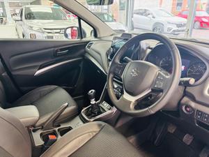 Suzuki S-Cross Photo 34