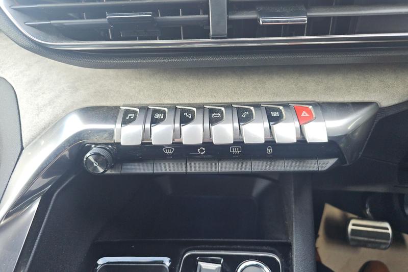 Used Peugeot 5008 KM74RJZ 17