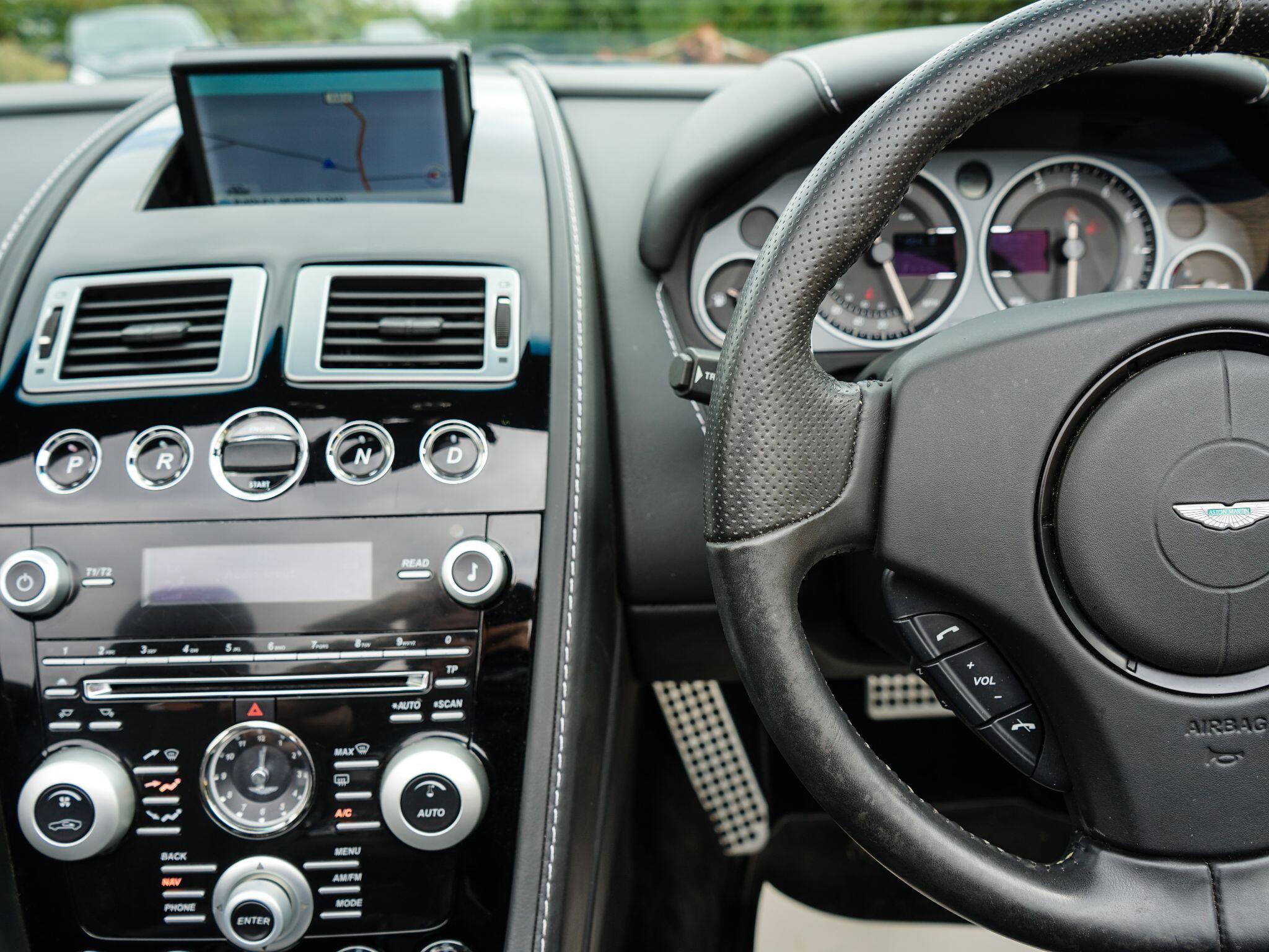 Aston Martin DB9 6.0 V12 Volante 2dr Petrol T-TronicII Euro 5 (470 bhp) — photo 8
