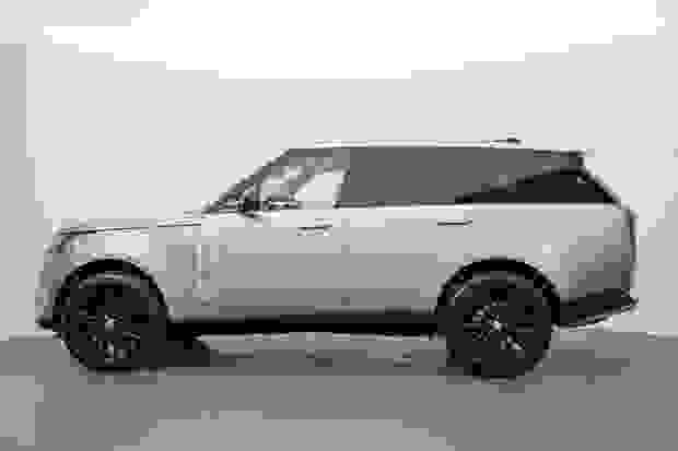 Land Rover RANGE ROVER Photo at-eed7e62fd9c043edbd4c8ed7f1eaa49d.jpg