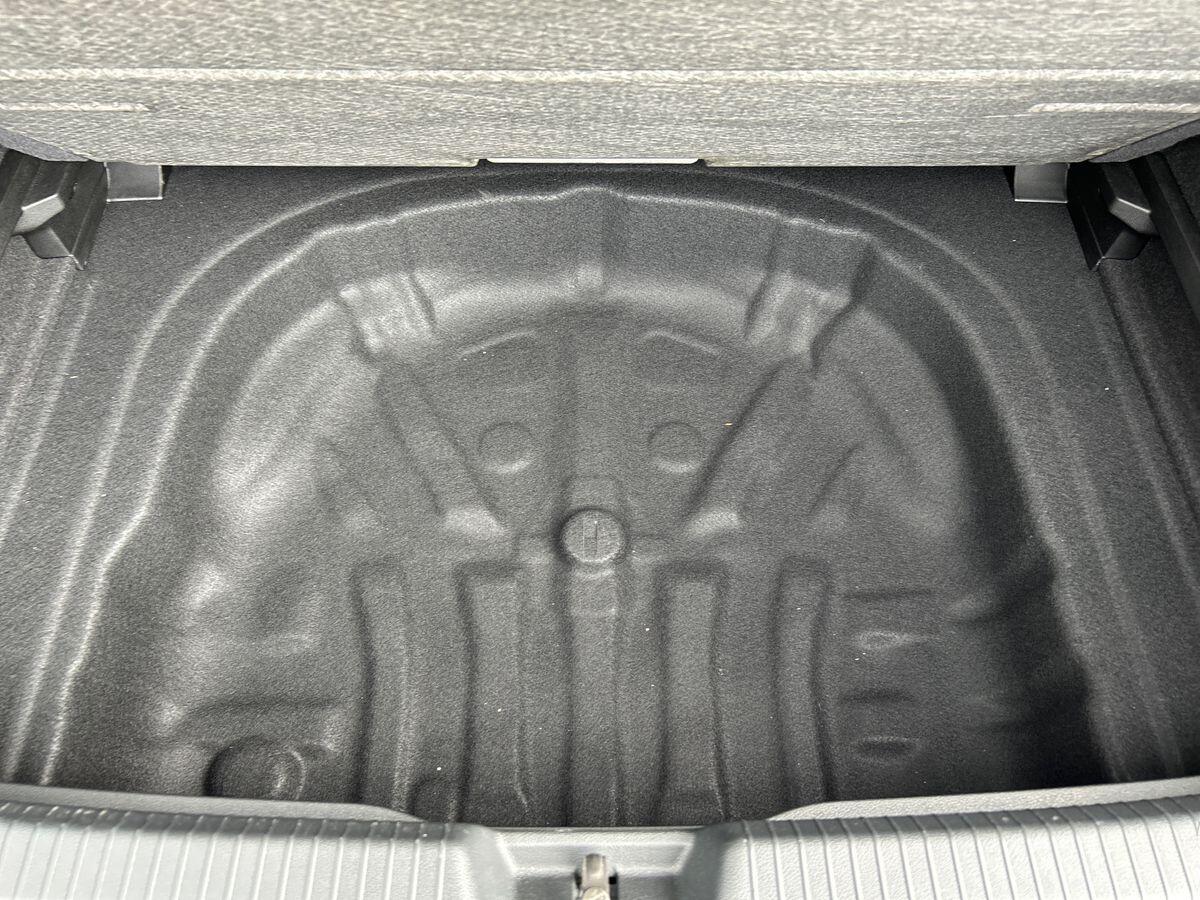 Volkswagen Golf Photo at-eee3d844cf4a45cfb1e2533646109ced.jpg
