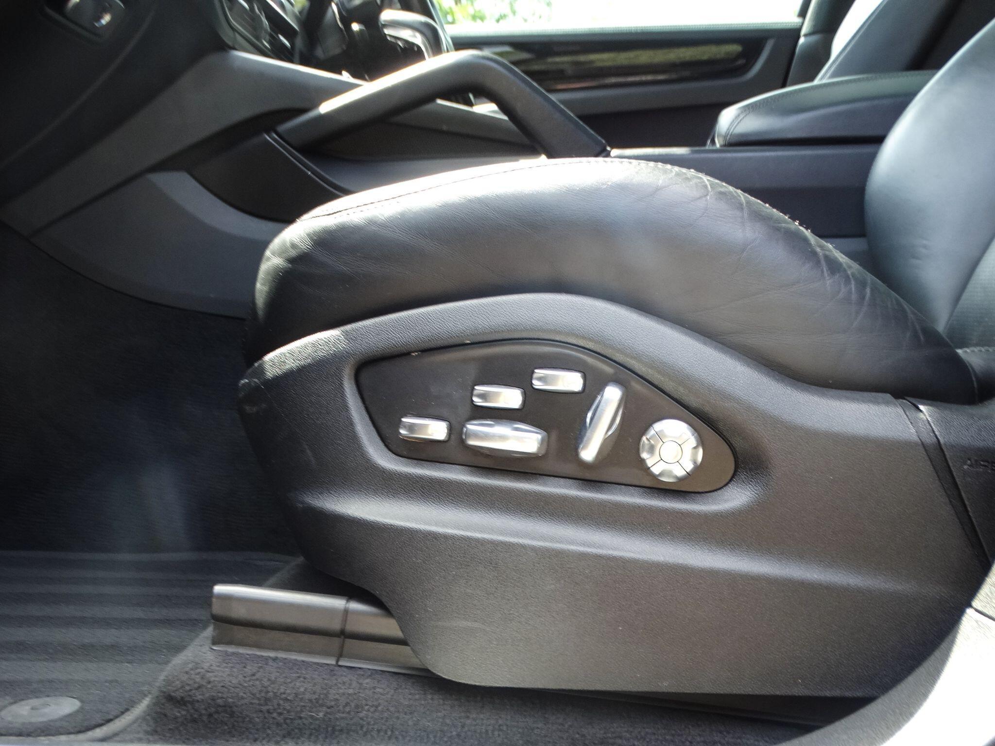 Porsche Cayenne 2.9T V6 S TiptronicS 4WD Euro 6 (s/s) 5dr — photo 16