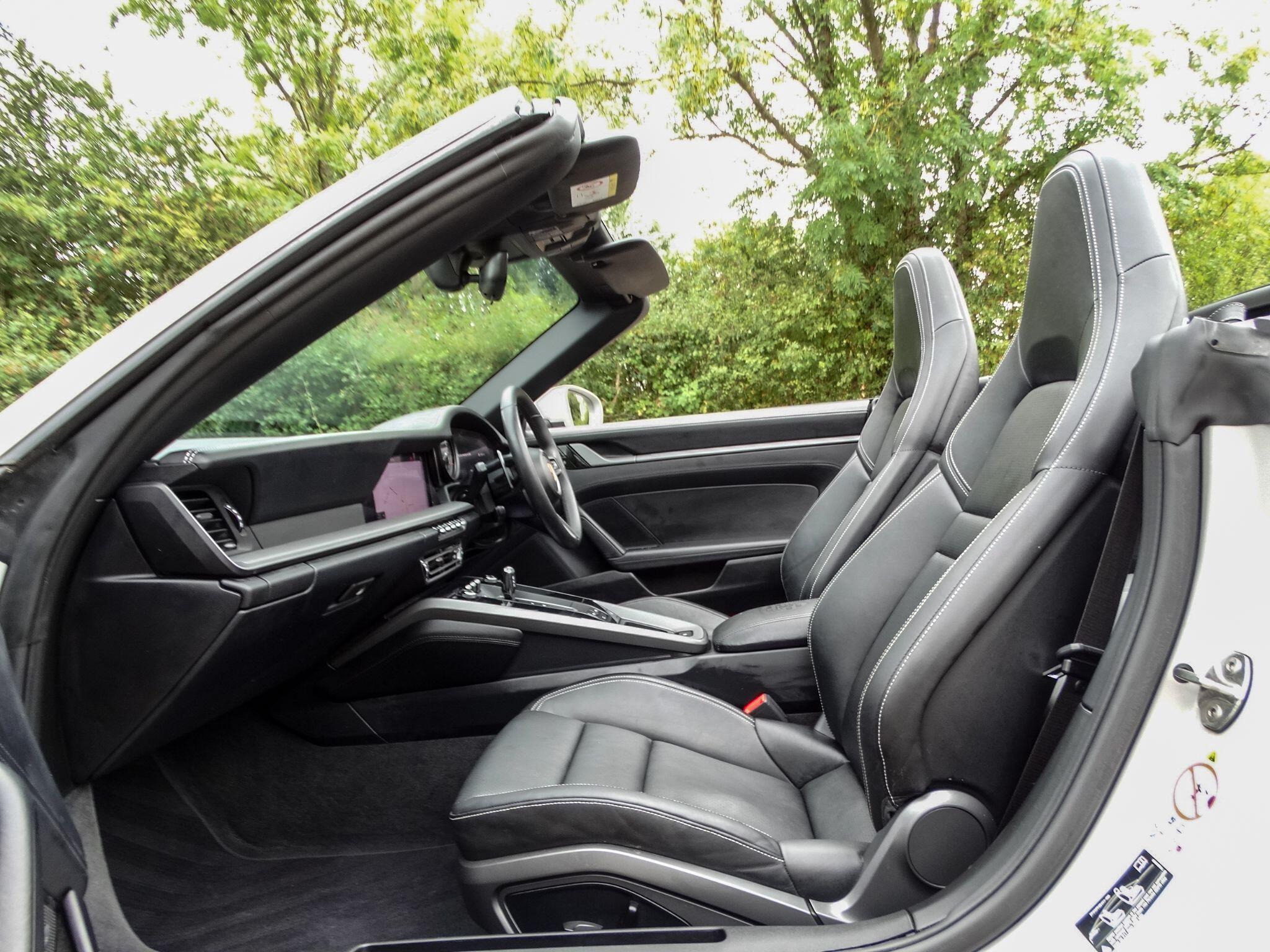 Porsche 911 3.0T 992 Carrera 4S PDK 4WD Euro 6 (s/s) 2dr — photo 3