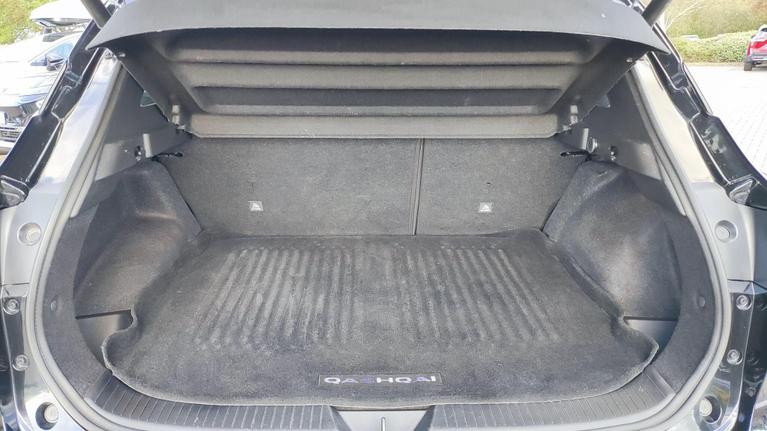 Used Nissan Qashqai RV25YZX 18