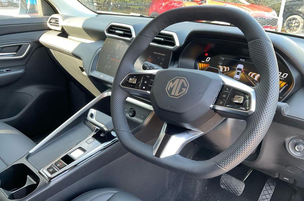 MG MG ZS Photo at-ef6ecd4e5b164f77893a4a8dfe8ff3c1.jpg