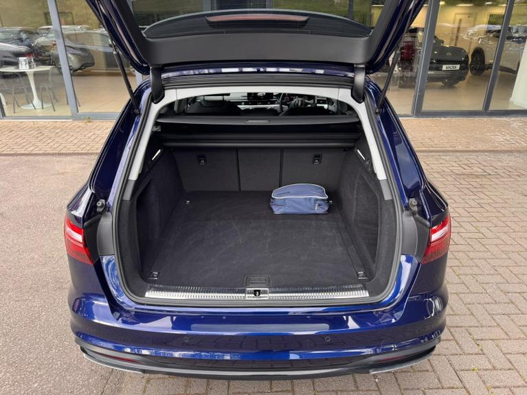 Used Audi A4 Avant WR22HGG 18