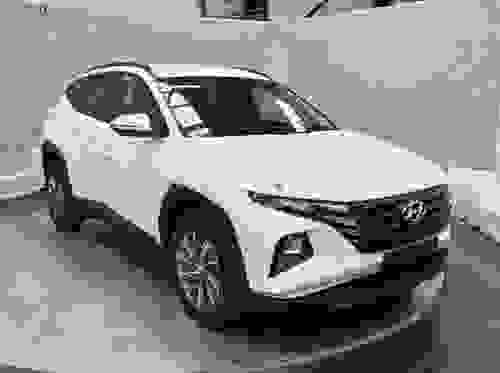 Used ~ Hyundai TUCSON SE Connect 1.6T 150PS 6MT ATLAS WHITE at Richmond Motor Group