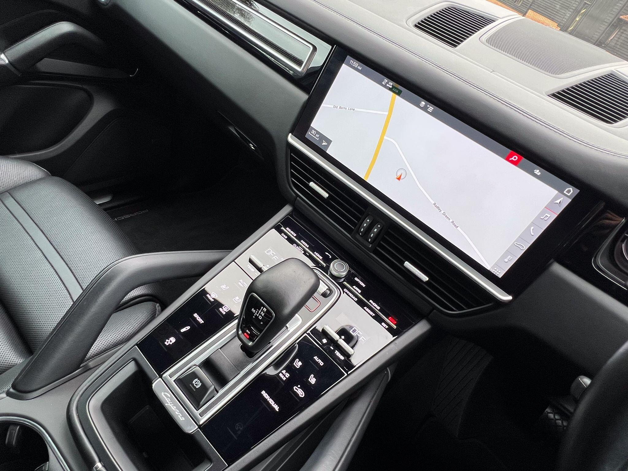 Porsche Cayenne 3.0T V6 TiptronicS 4WD Euro 6 (s/s) 5dr — photo 6