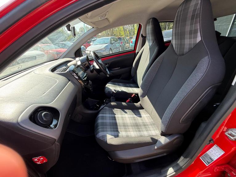 Used Peugeot 108 WU69YDP 26