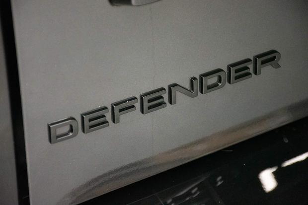 Land Rover DEFENDER Photo at-efd09cf33319430cbeda8b223c706e7d.jpg