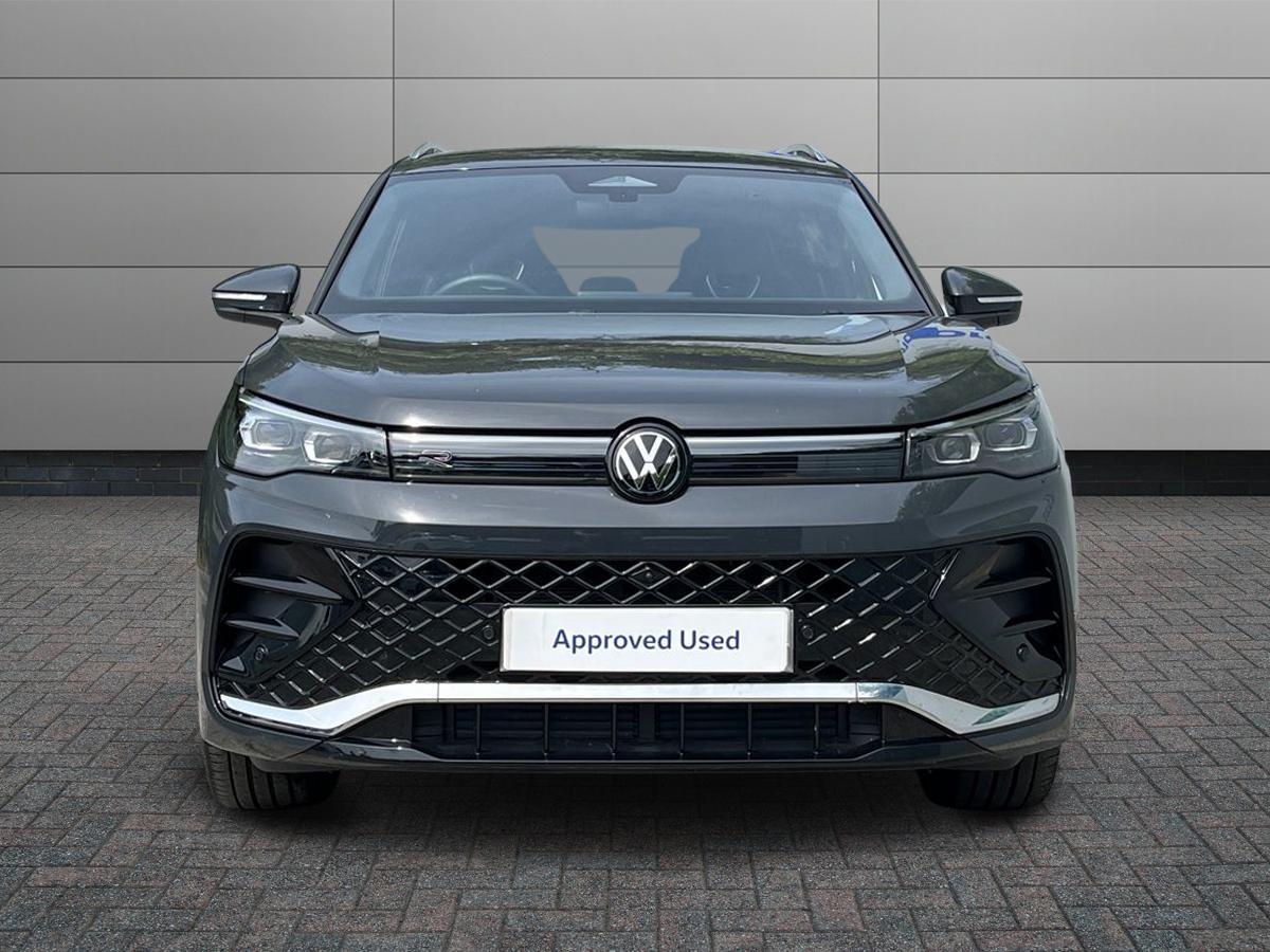 Volkswagen Tiguan Photo at-f031659107204ffca03d043de8b12fdb.jpg