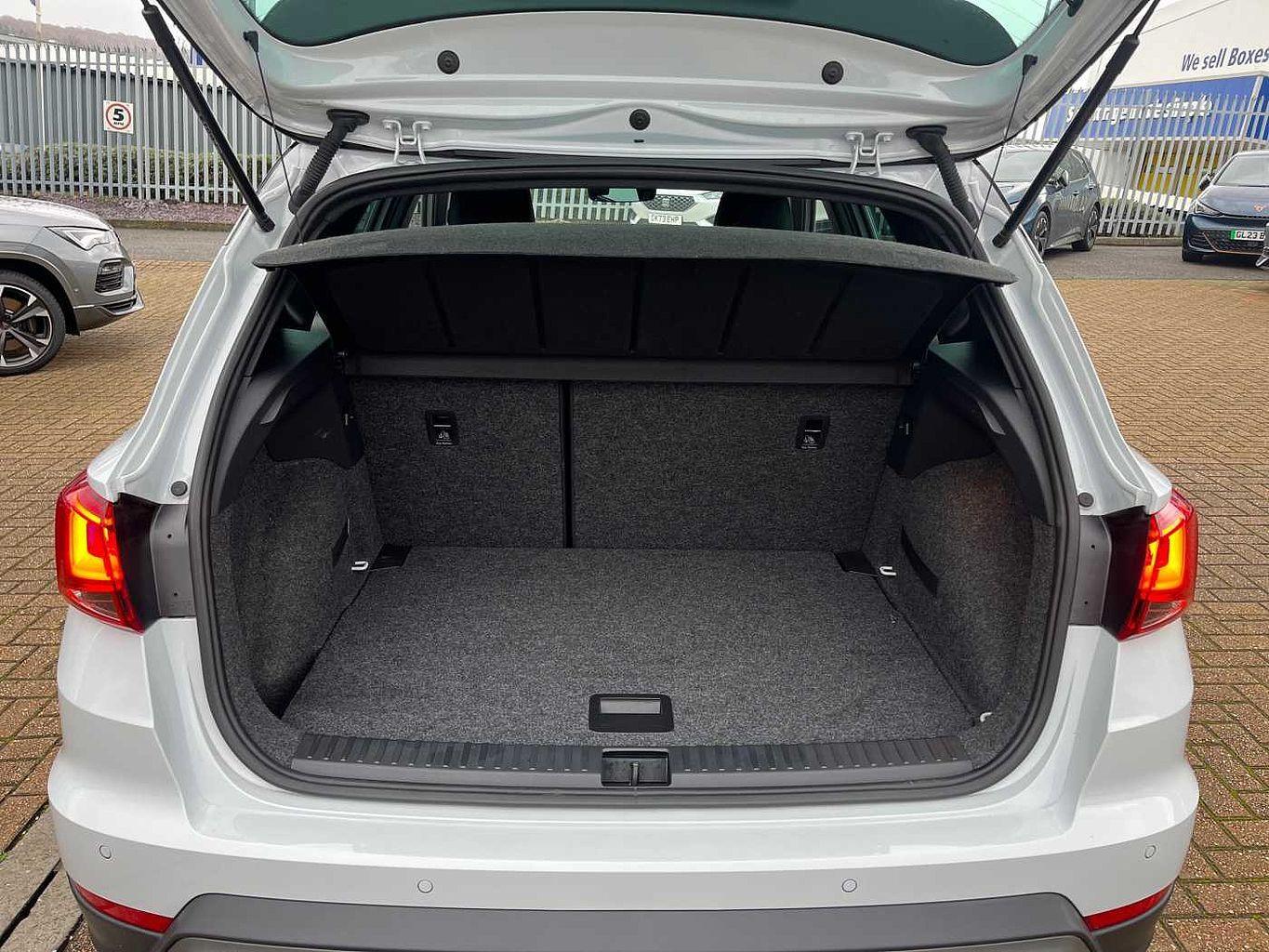 Seat Arona dimensions, boot space and similars