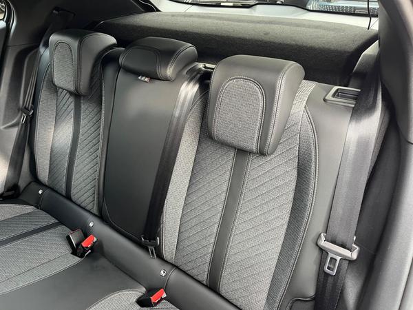Used Peugeot 2008 BJ73UPP 8